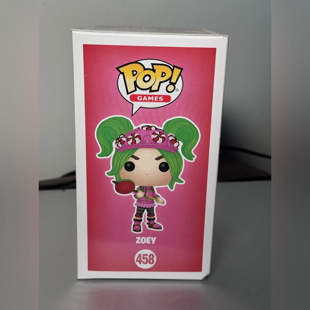 Funko Pop! Games Fortnite Zoey #458‎ Vinyl Figure In Box - Picture 2 of 3